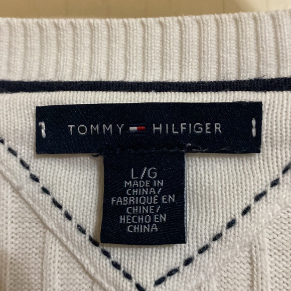 Tommy Hilfiger long sleeve shirt. Size: Large (used) - Picture 7 of 8